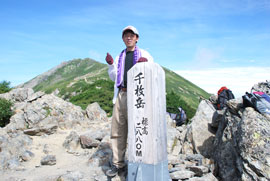 写真：千枚岳に立つ筆者